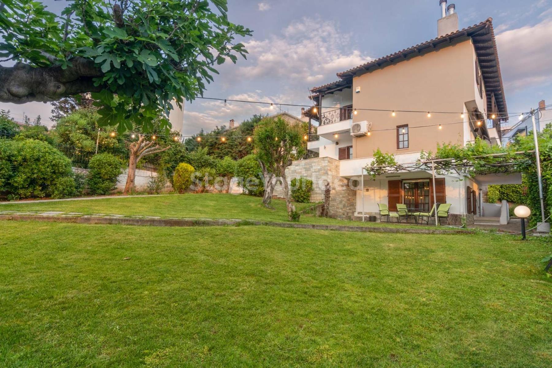 Τraditional Fully Detached Villa On A Luxurious Hillock Of Thessaloniki With Its Own Garden Also For Family & Wedding Gatherings For 10 To 25 People Only 15 Minutes From Airport Dış mekan fotoğraf